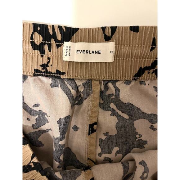 Everlane Vacation Short - Picture 9 of 13